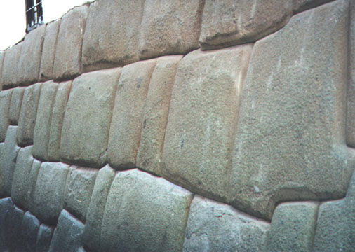 wall.JPG (48962 bytes)